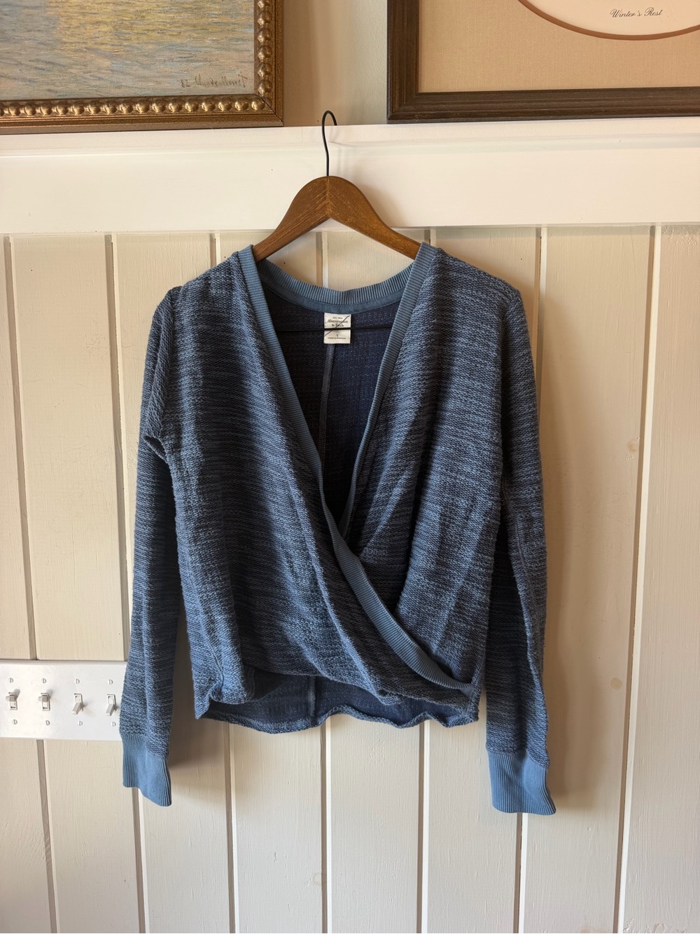 Abercrombie & Fitch Blue Grey Knit Wrap V-Neck Sweater, Size Small